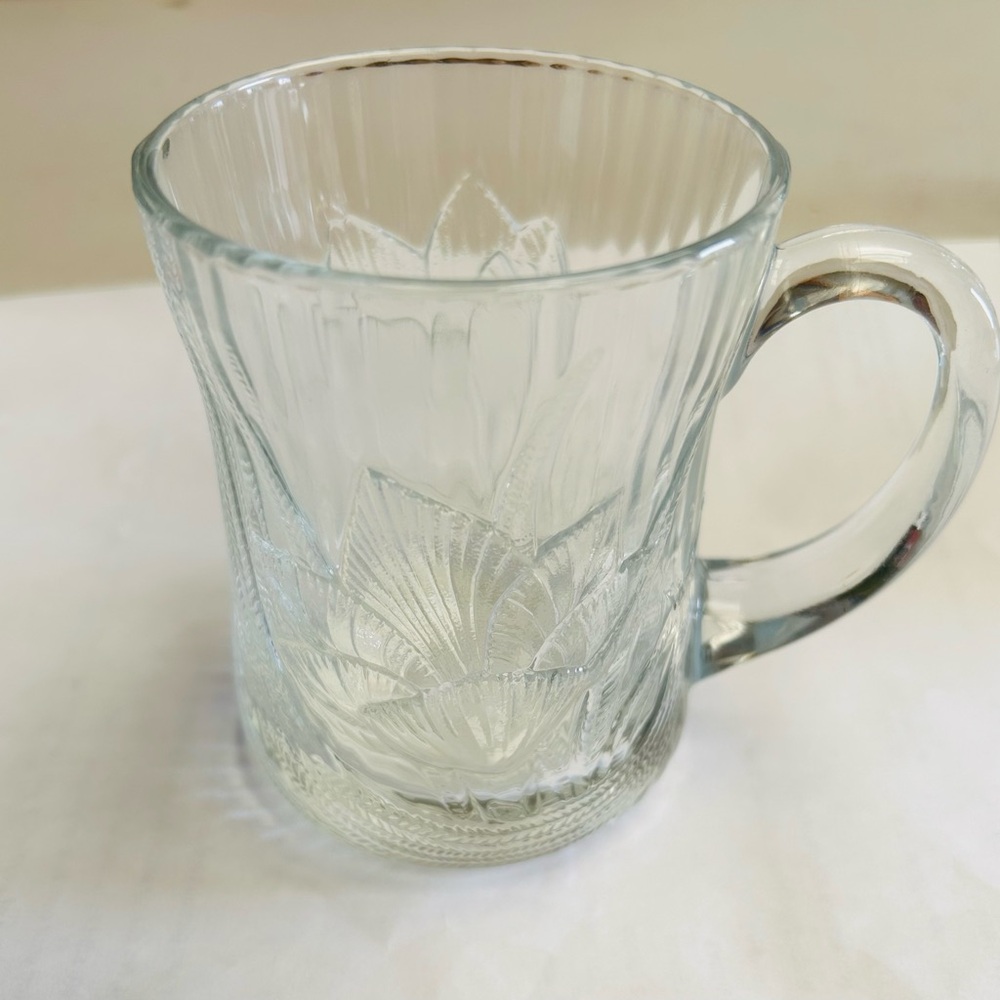 Vintage Arcoroc Canterbury crocus glass mug.  New condition.  No blemishes.